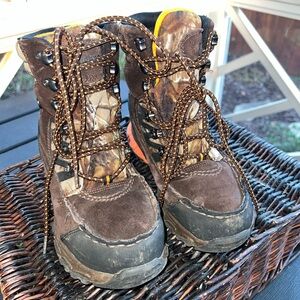 Gently worn Bushnell XLander Hunting Boots -youth 3